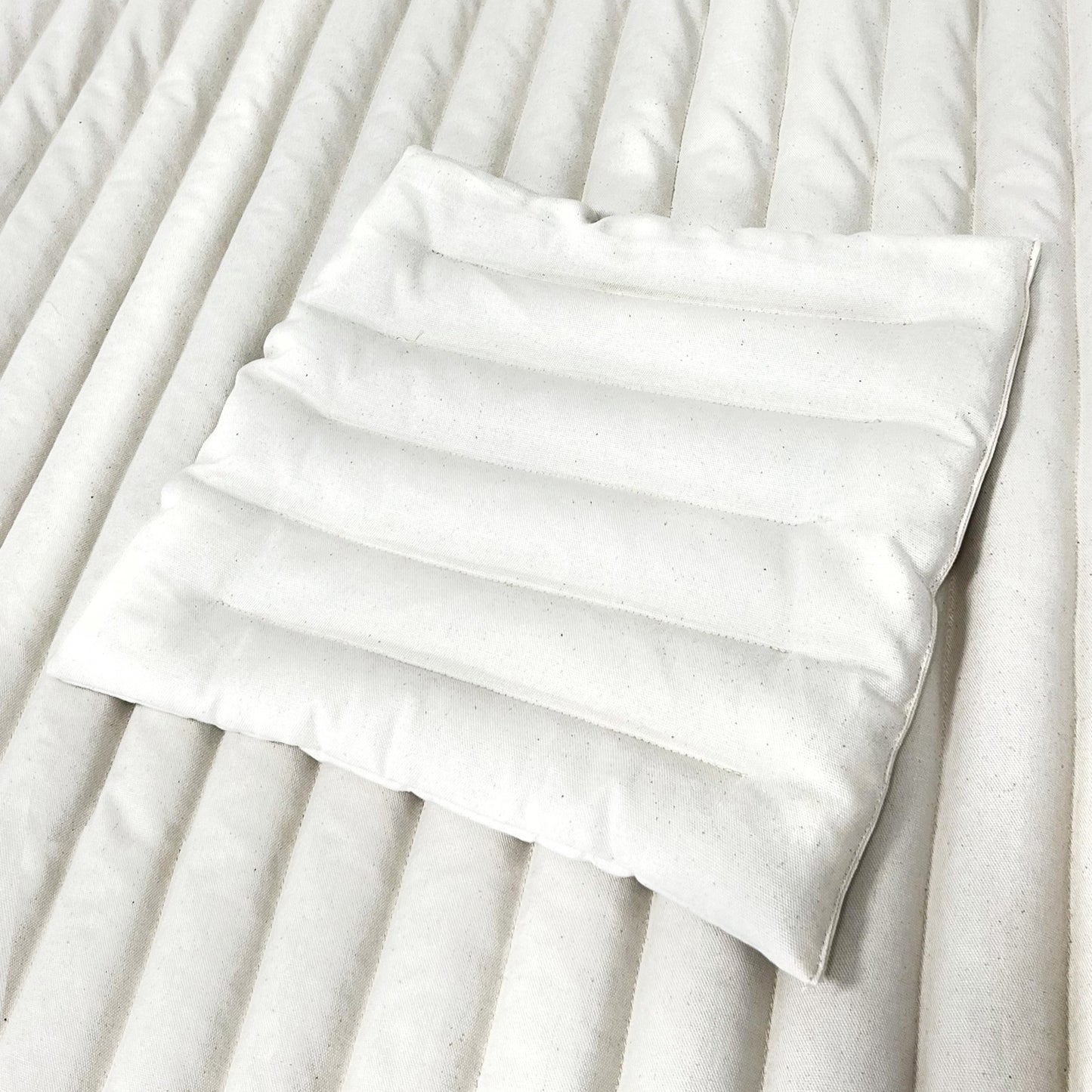 GRYCZANA PODUSZKA DO SIEDZENIA Z ŁUSKĄ GRYKI